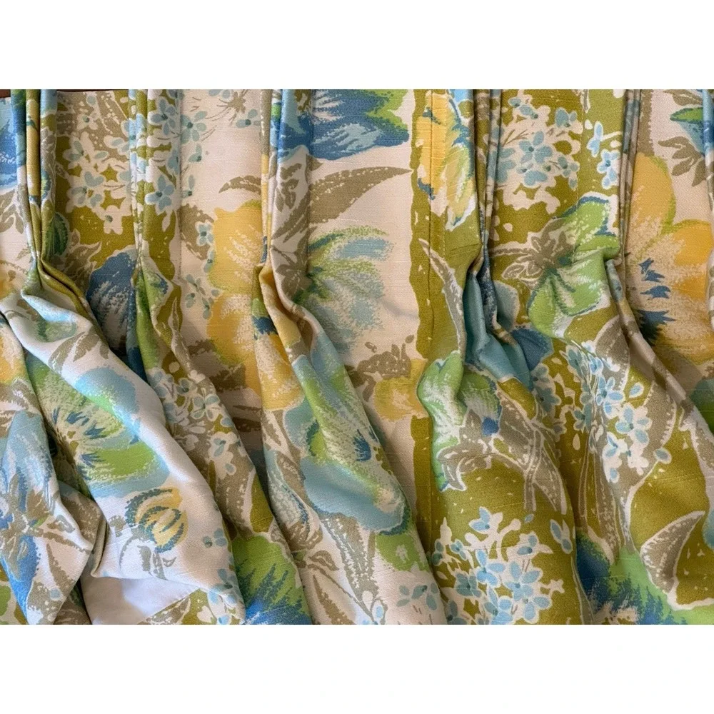Vtg/Retro Floral Valance 46